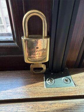 “Authentic Louis Vuitton Lock And Key 🔐